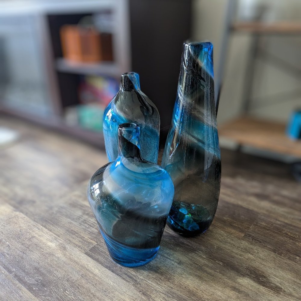 Vase - Picture 1 of 2